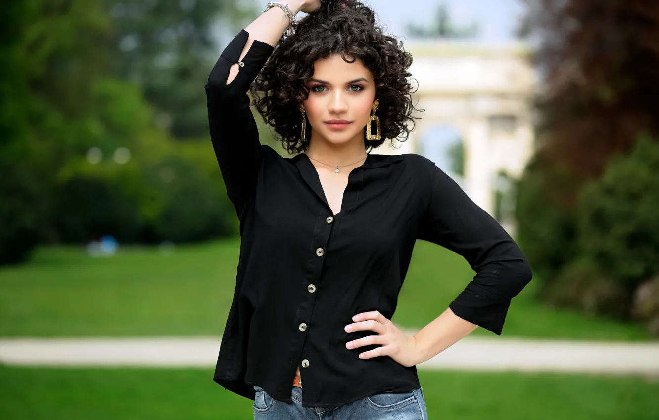 Photo wallpaper look, pose, brunette, curls, irene