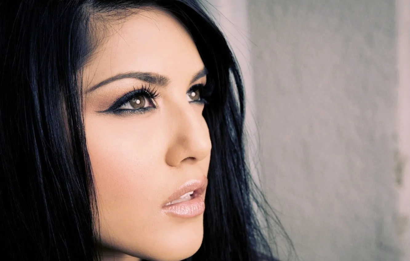 Photo wallpaper brunette, model, face, look, Sunny Leone