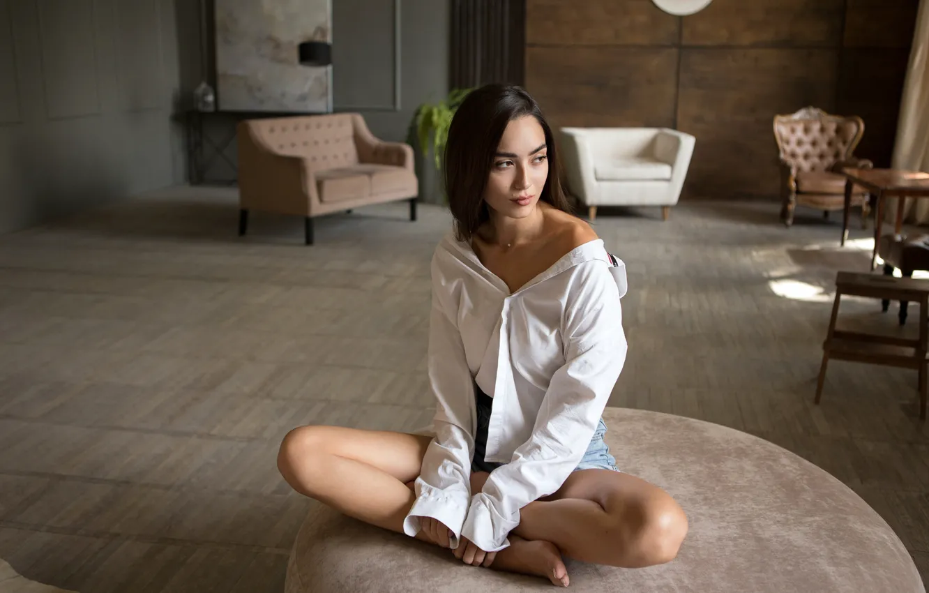 Photo wallpaper pose, model, shorts, portrait, makeup, figure, brunette, hairstyle