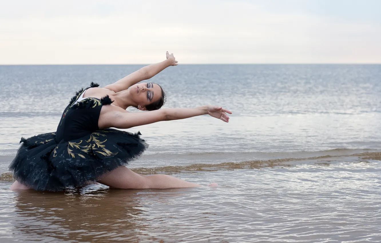 Photo wallpaper sea, water, dance, brown hair, ballerina