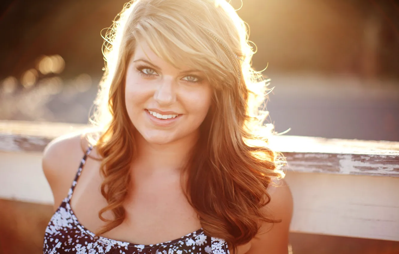 Photo wallpaper look, girl, smile, sweetheart, Sarah, the rays of the sun