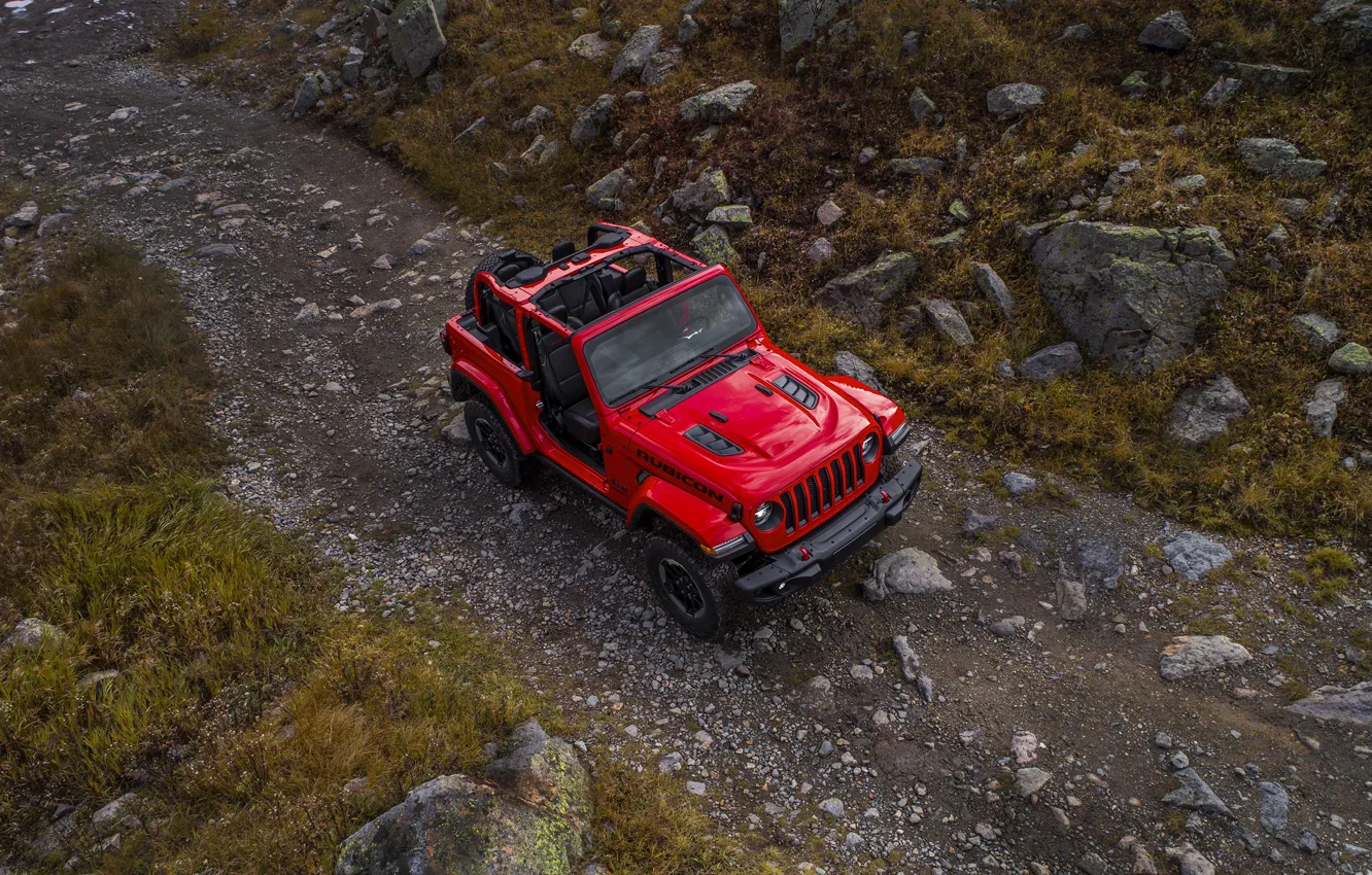 Photo wallpaper road, red, stones, vegetation, the view from the top, 2018, Jeep, Wrangler Rubicon
