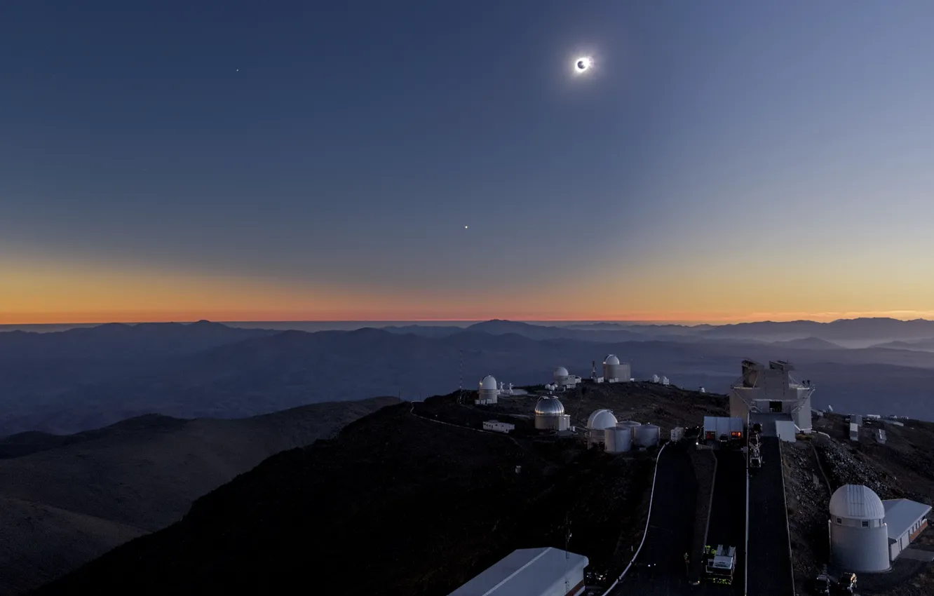 Photo wallpaper Star, Sun, eclipse, Eclipse, Observatory, Chili, Firetruck, People