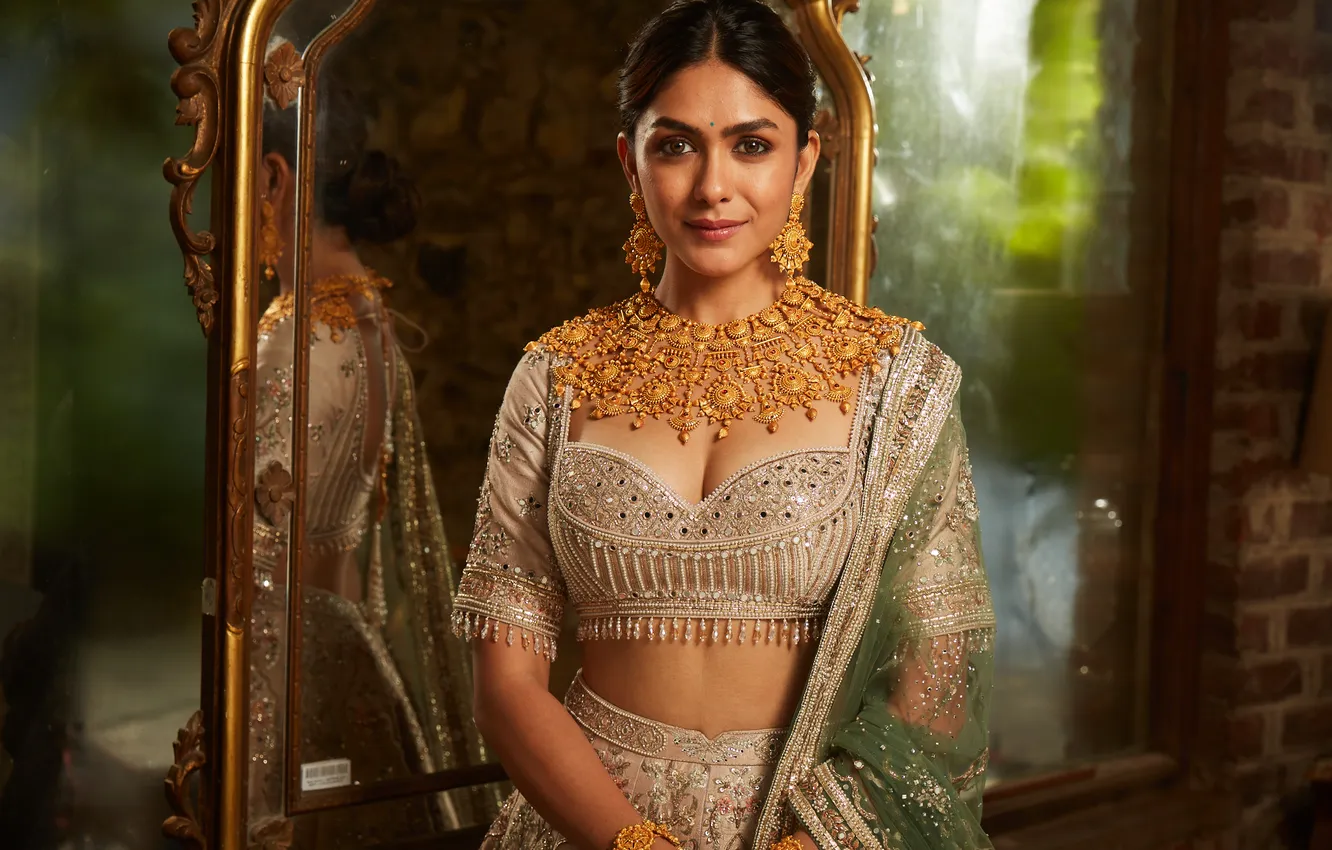 Photo wallpaper girl, hot, sexy, fashion, eyes, smile, beautiful, figure