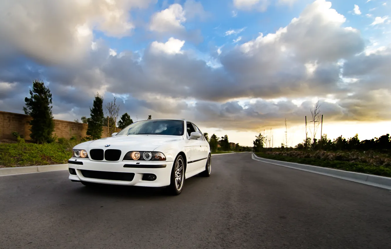 Photo wallpaper White, E39, Road, M5