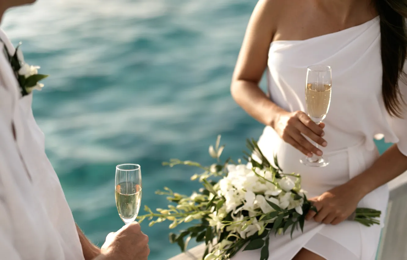 Photo wallpaper flowers, champagne, two, closeup, champagne, a couple in love, Crystal clear lagoon, Loved-up couple