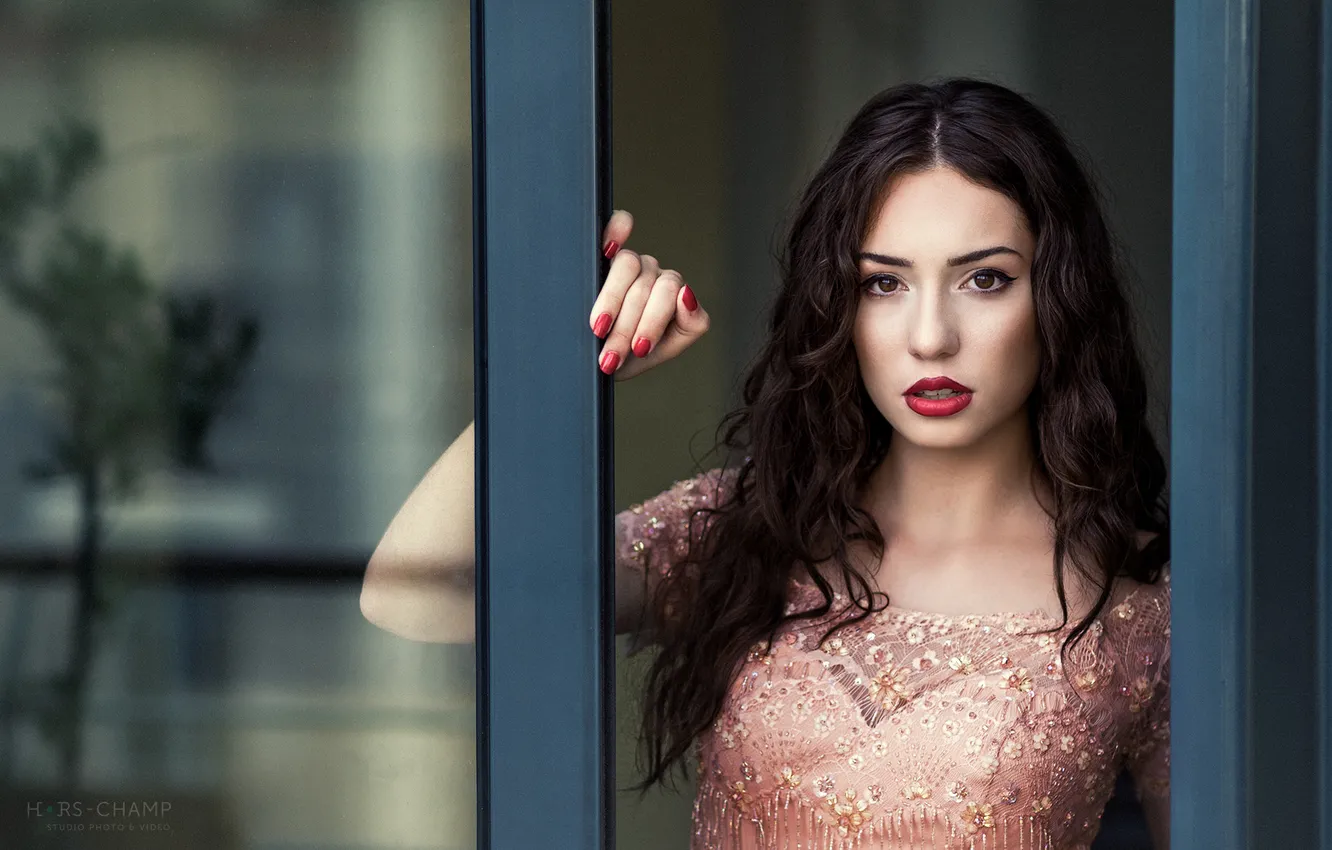 Photo wallpaper girl, portrait, red lipstick, red nails