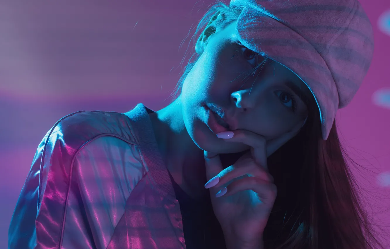 Photo wallpaper sponge, finger, Alexander Shulzhenko, Catherine Decina