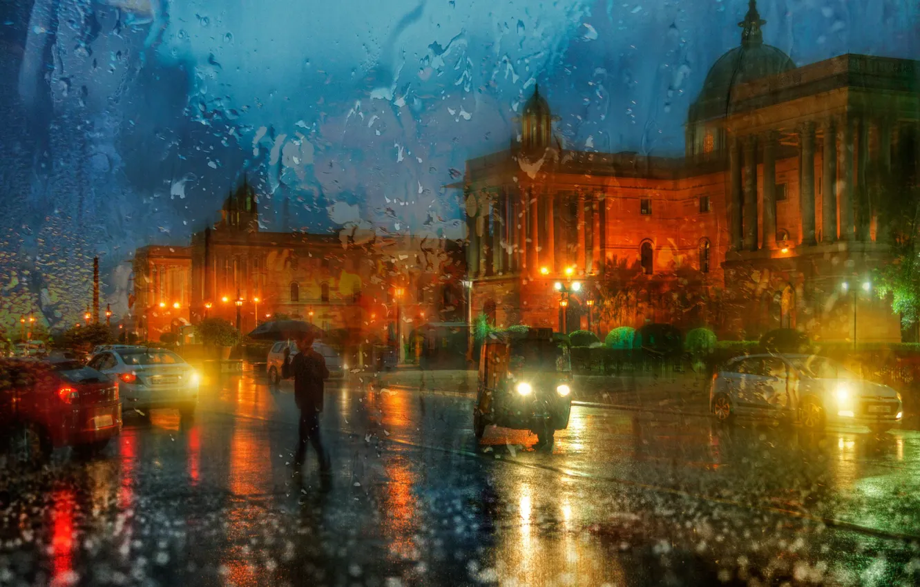 Photo wallpaper rain, umbrella, India, passerby, Delhi, the rain