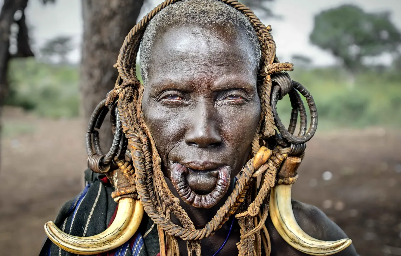 Photo wallpaper portrait, Ethiopia, Mursi woman