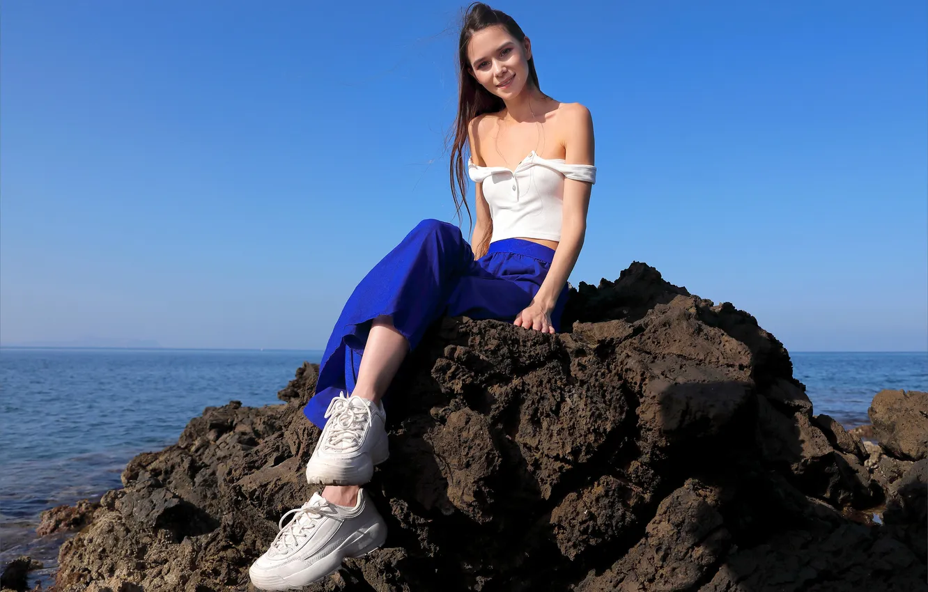 Photo wallpaper long hair, ocean, model, brunette, gorgeous, posing, beautiful face, outdoors