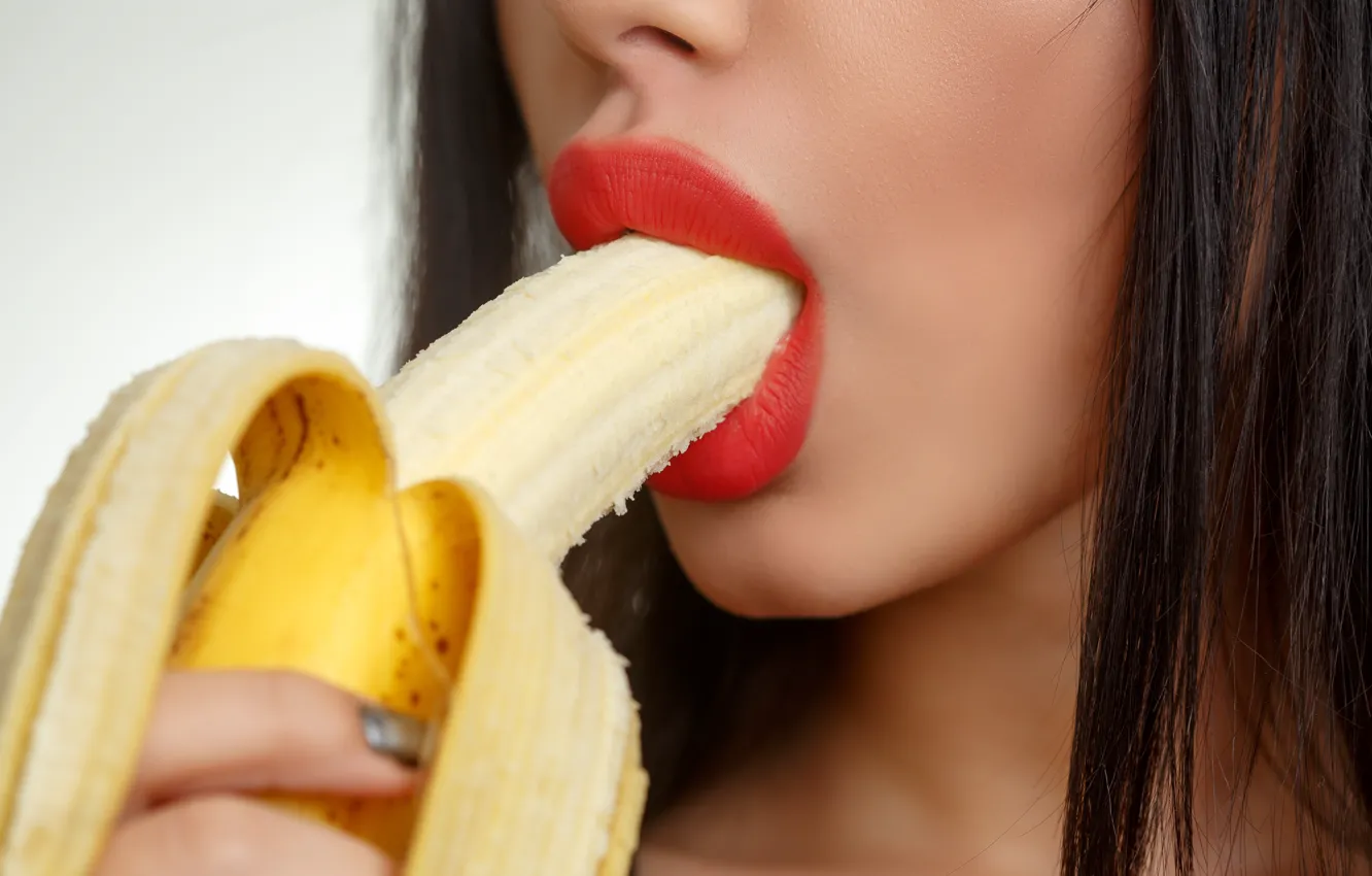 Photo wallpaper girl, lips, bananas, lips, banana, peel, closeup