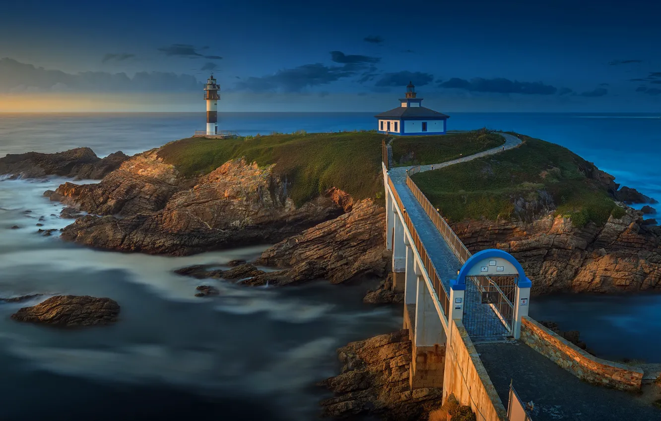 Photo wallpaper lighthouse, Galicia, coastline, Isla-Pancha