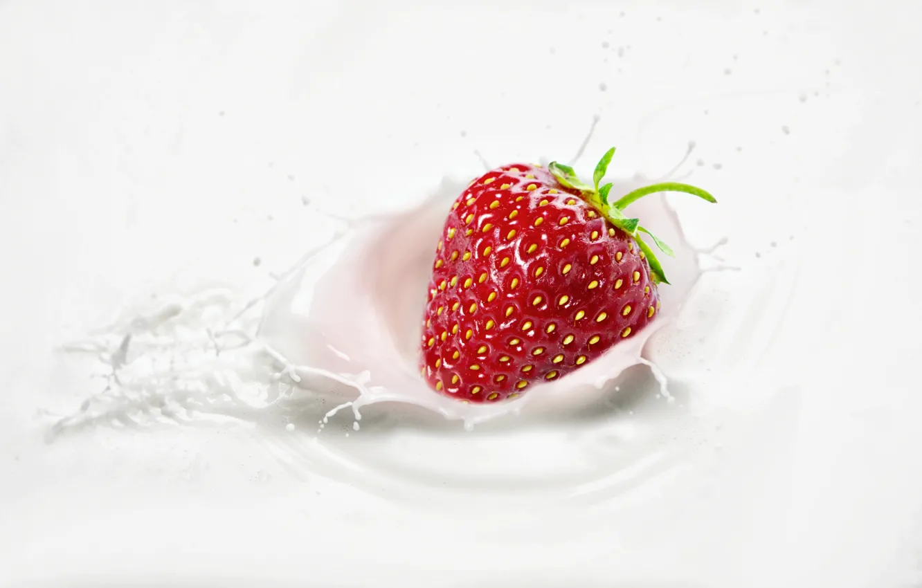 Photo wallpaper squirt, splash, milk, strawberry, berry