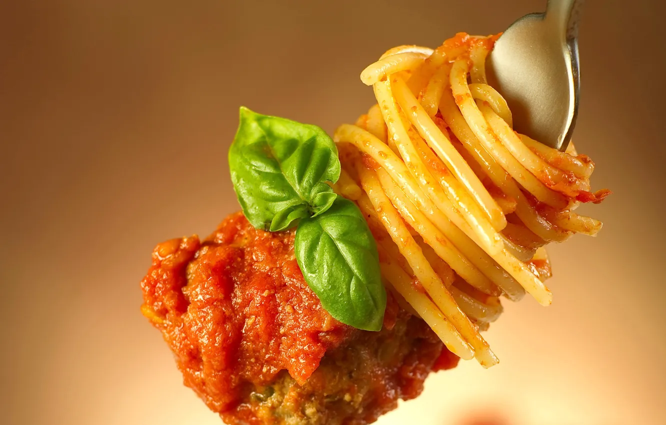 Photo wallpaper greens, macro, meat, plug, spaghetti, ketchup, vermicelli