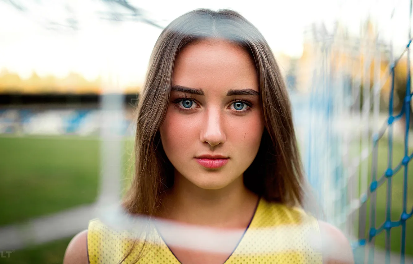 Photo wallpaper girl, long hair, photo, photographer, blue eyes, model, lips, face