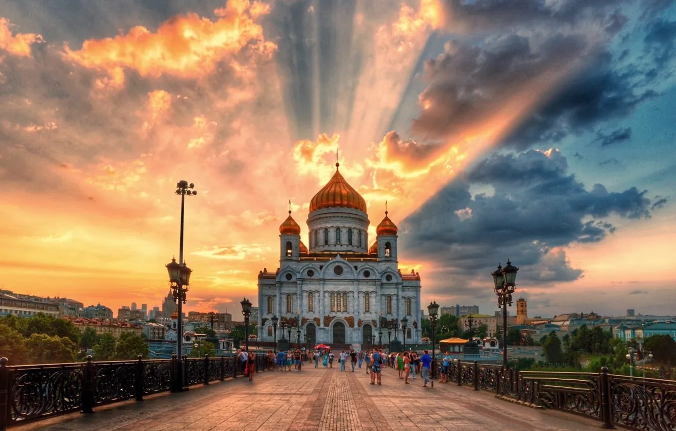 Photo wallpaper clouds, rays, the city, Moscow, temple, The Cathedral Of Christ The Savior, Alexander Shandov