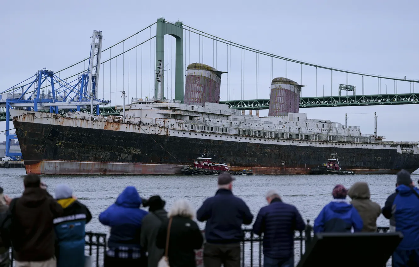 Photo wallpaper liner, SS United States, The last way, scrapping