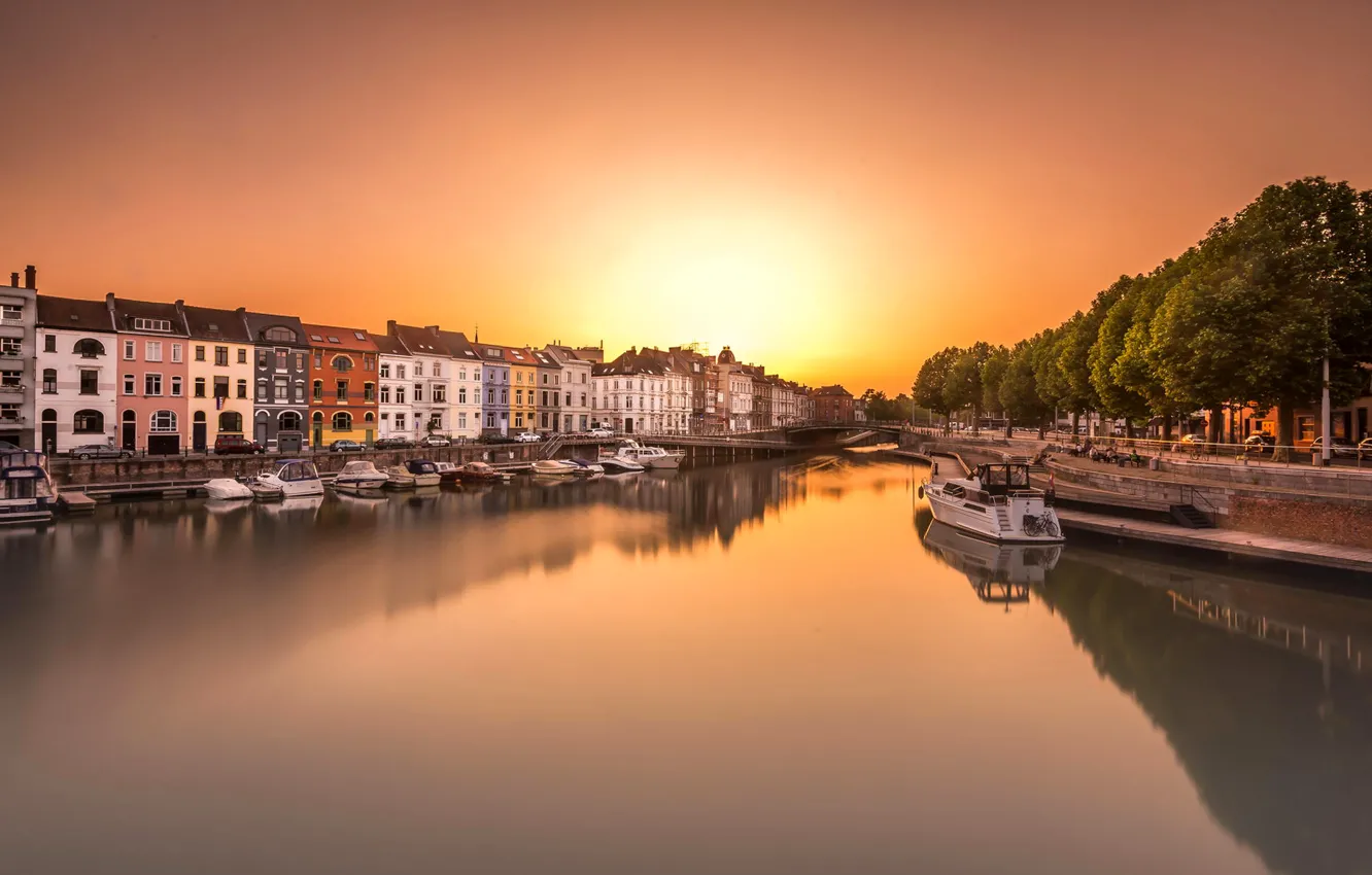 Photo wallpaper the sky, trees, sunset, boat, home, yacht, boat, channel