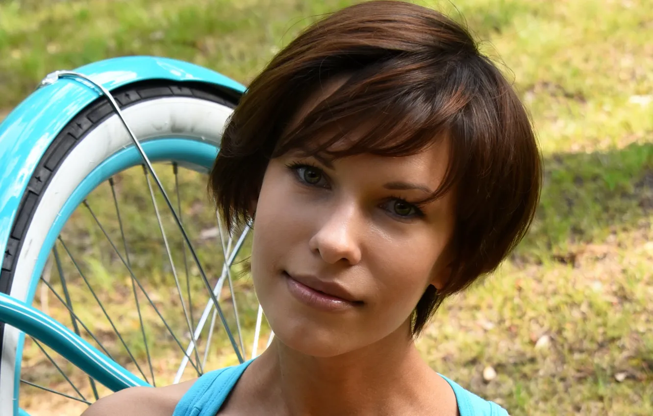 Photo wallpaper look, bike, face, model, brunette, Susi R, Suzanne