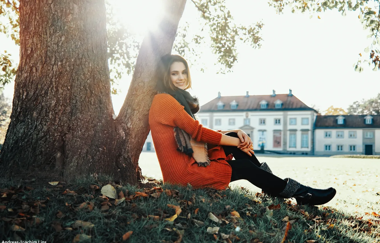 Photo wallpaper autumn, grass, look, leaves, the sun, trees, pose, model