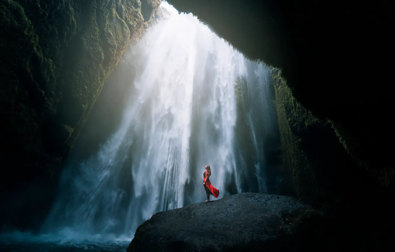 Photo wallpaper water, girl, rock, the power of the spirit, mood, red, stone, waterfall