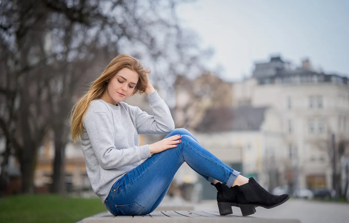 Photo wallpaper feet, jeans, sitting, sweater, Elisa