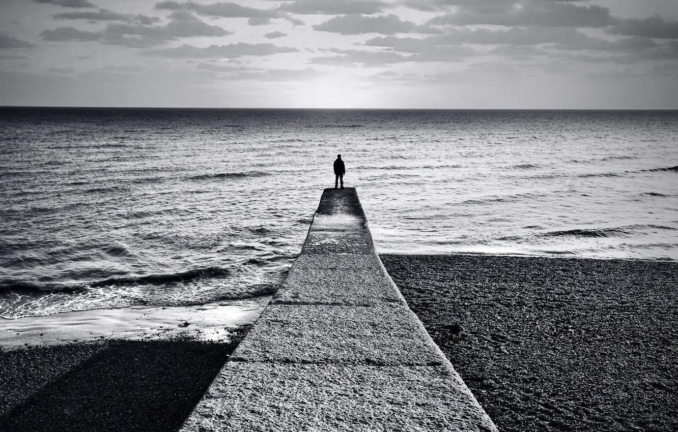 Photo wallpaper sea, shore, people, pier, horizon, black and white