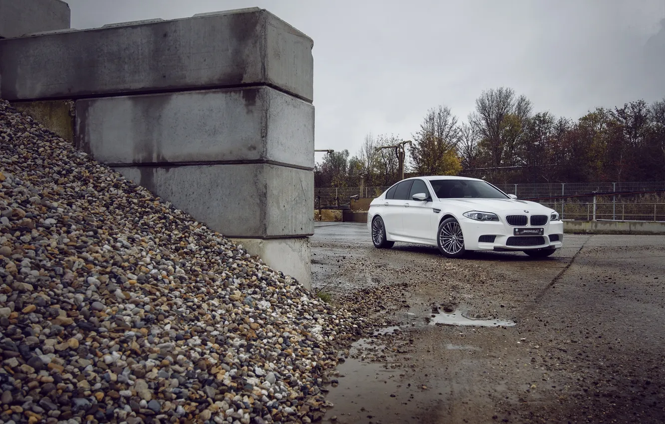 Photo wallpaper pebbles, BMW, BMW, white, drives, side view, F10, Beli