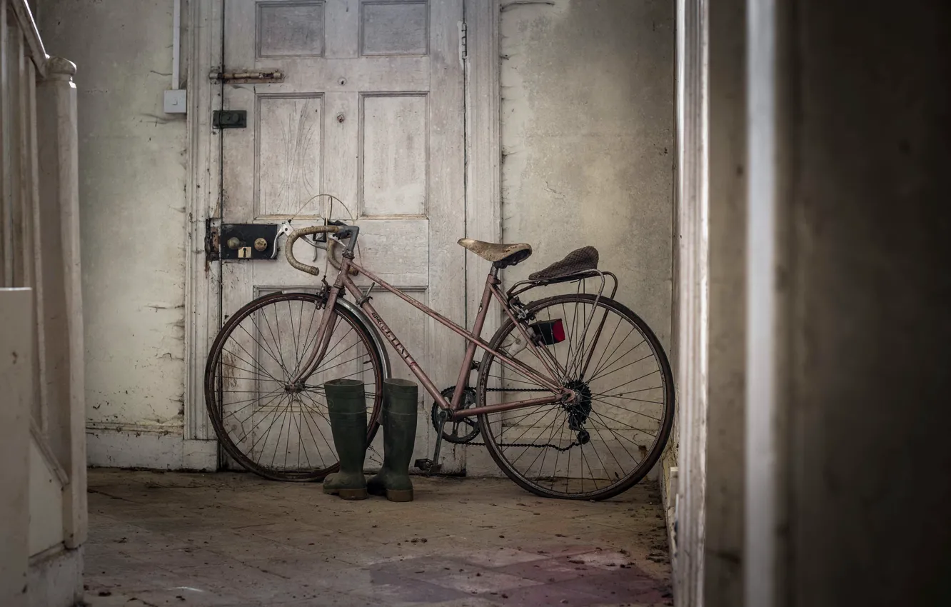 Photo wallpaper bike, house, boots