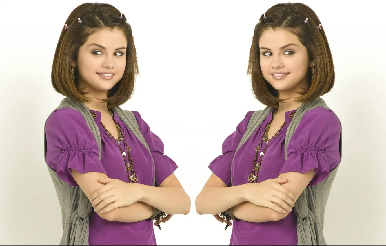 Photo wallpaper oops, two, doll, Selena Gomez