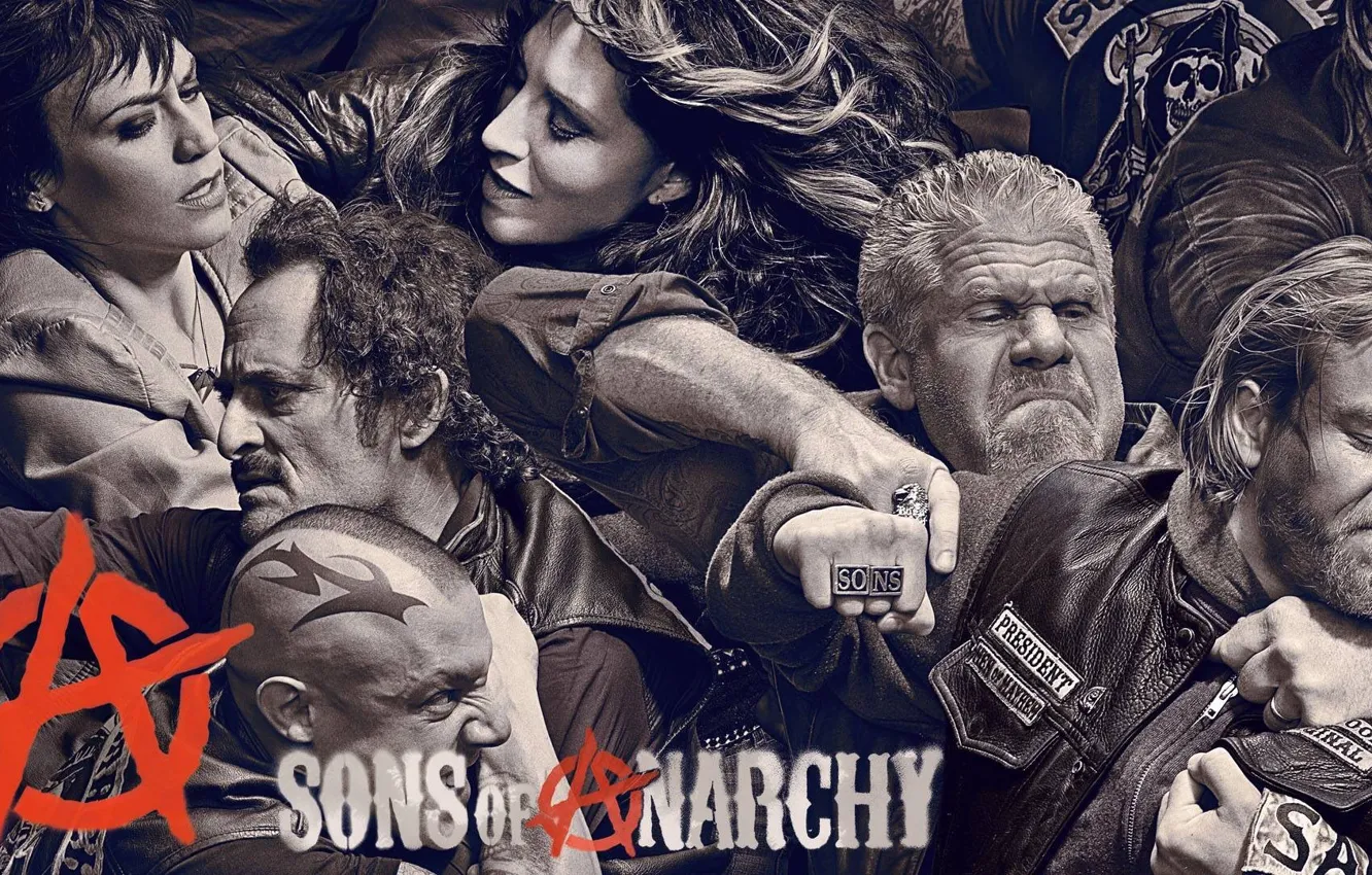 Photo wallpaper gun, weapon, tatoo, ron perlman, M16, Charlie Hunnam, Sons of Anarchy, SOA