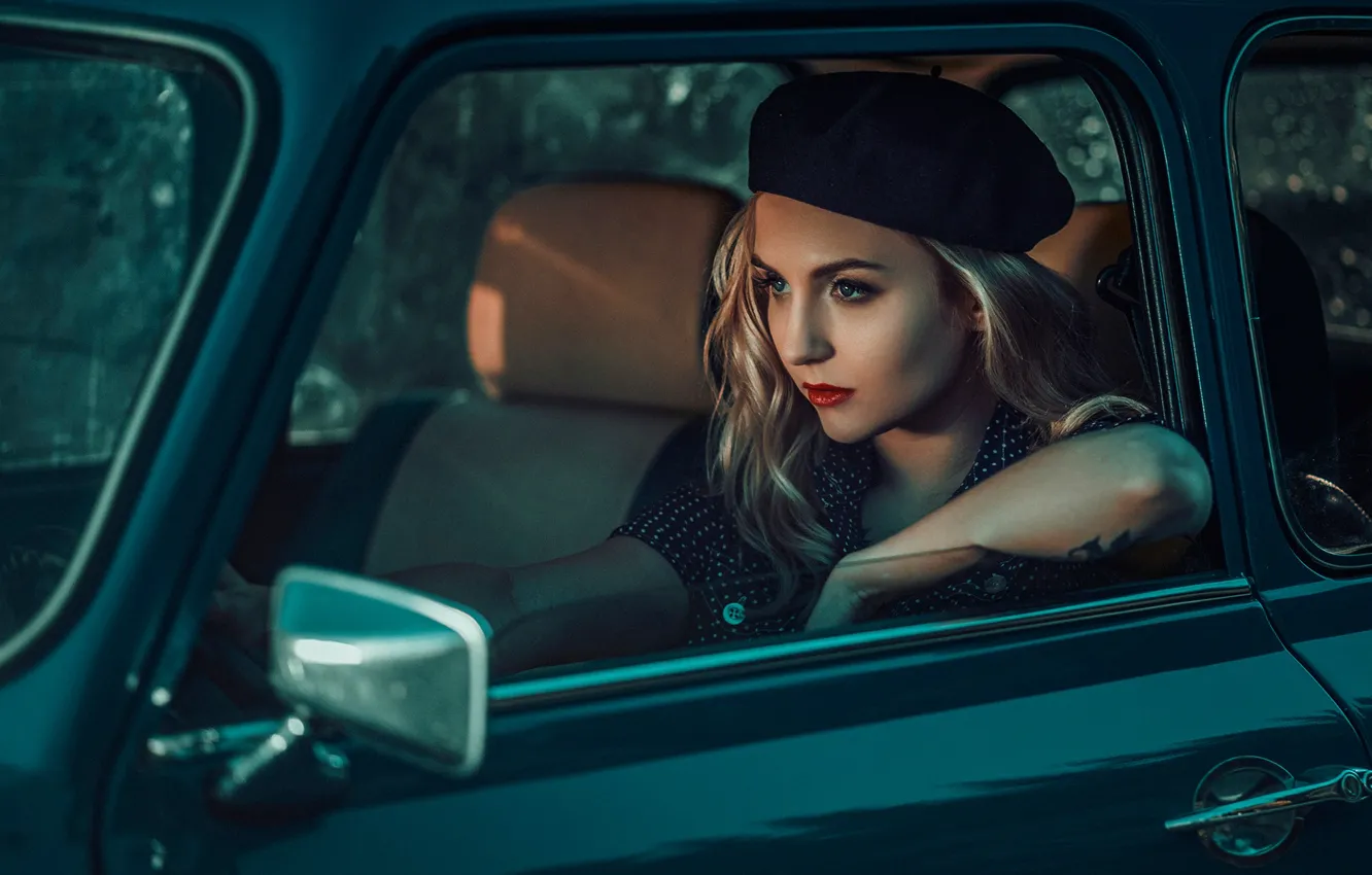 Photo wallpaper machine, auto, look, girl, takes, Janusz Żołnierczyk