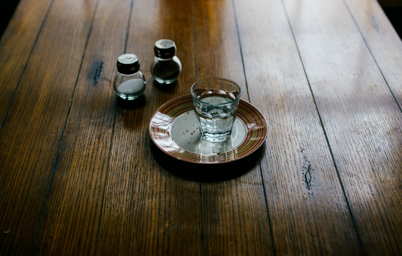 Photo wallpaper table, stack, vodka