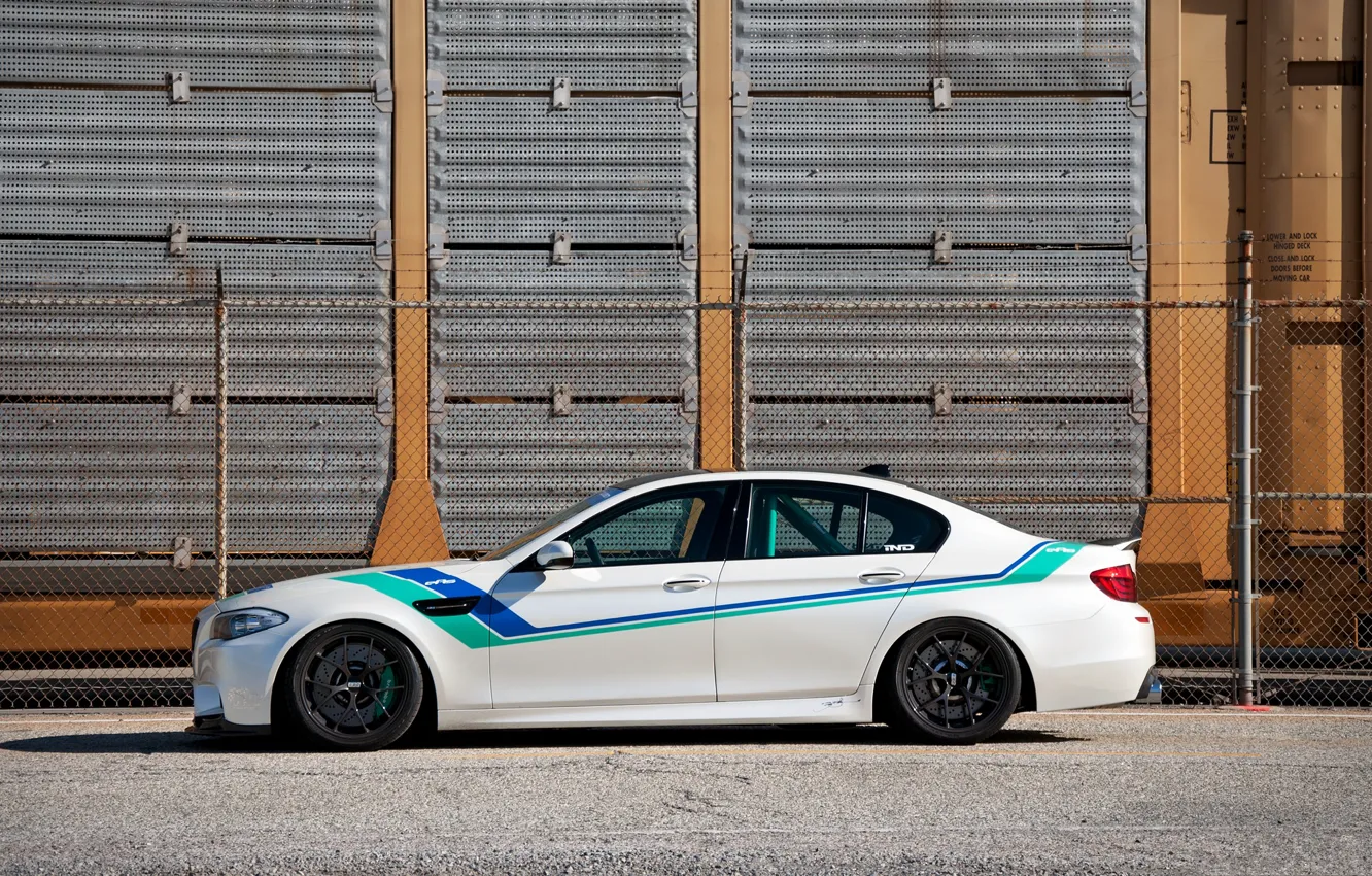 Photo wallpaper white, wall, bmw, BMW, profile, white, wheels, drives