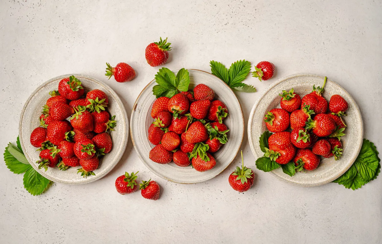 Photo wallpaper berries, strawberry, plate