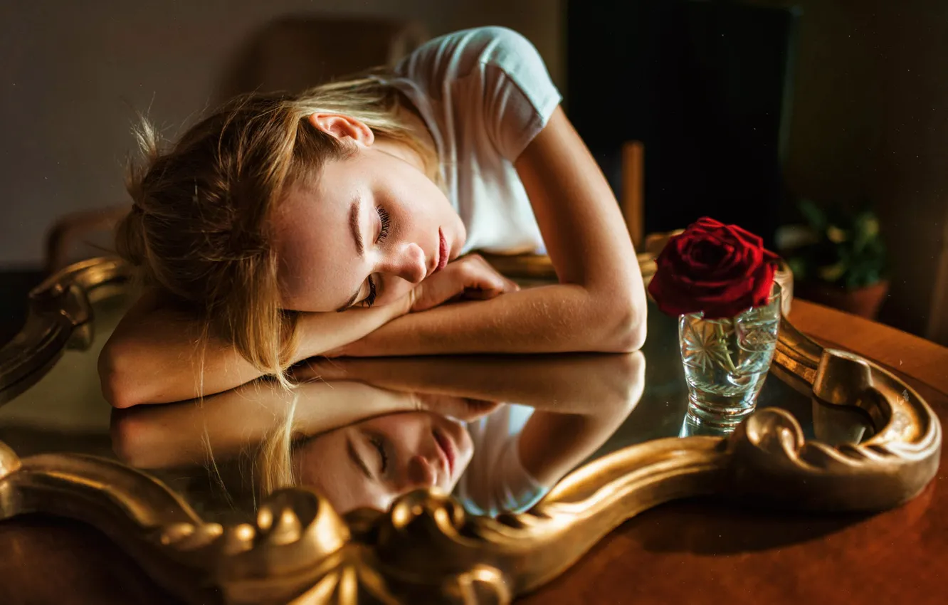 Photo wallpaper girl, sleep, roses, mirror, Gustavo Terzaghi