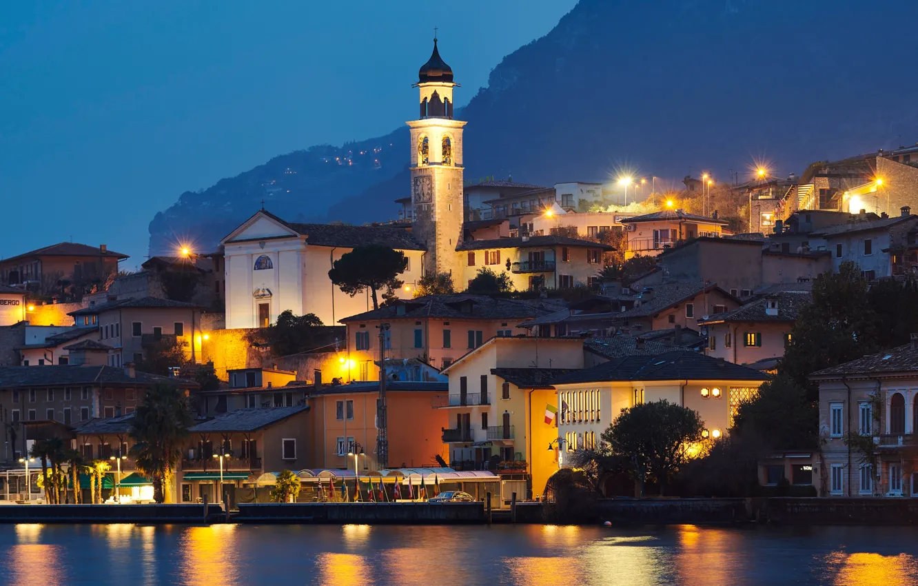 Photo wallpaper mountains, lights, shore, home, the evening, lights, Italy, Bay