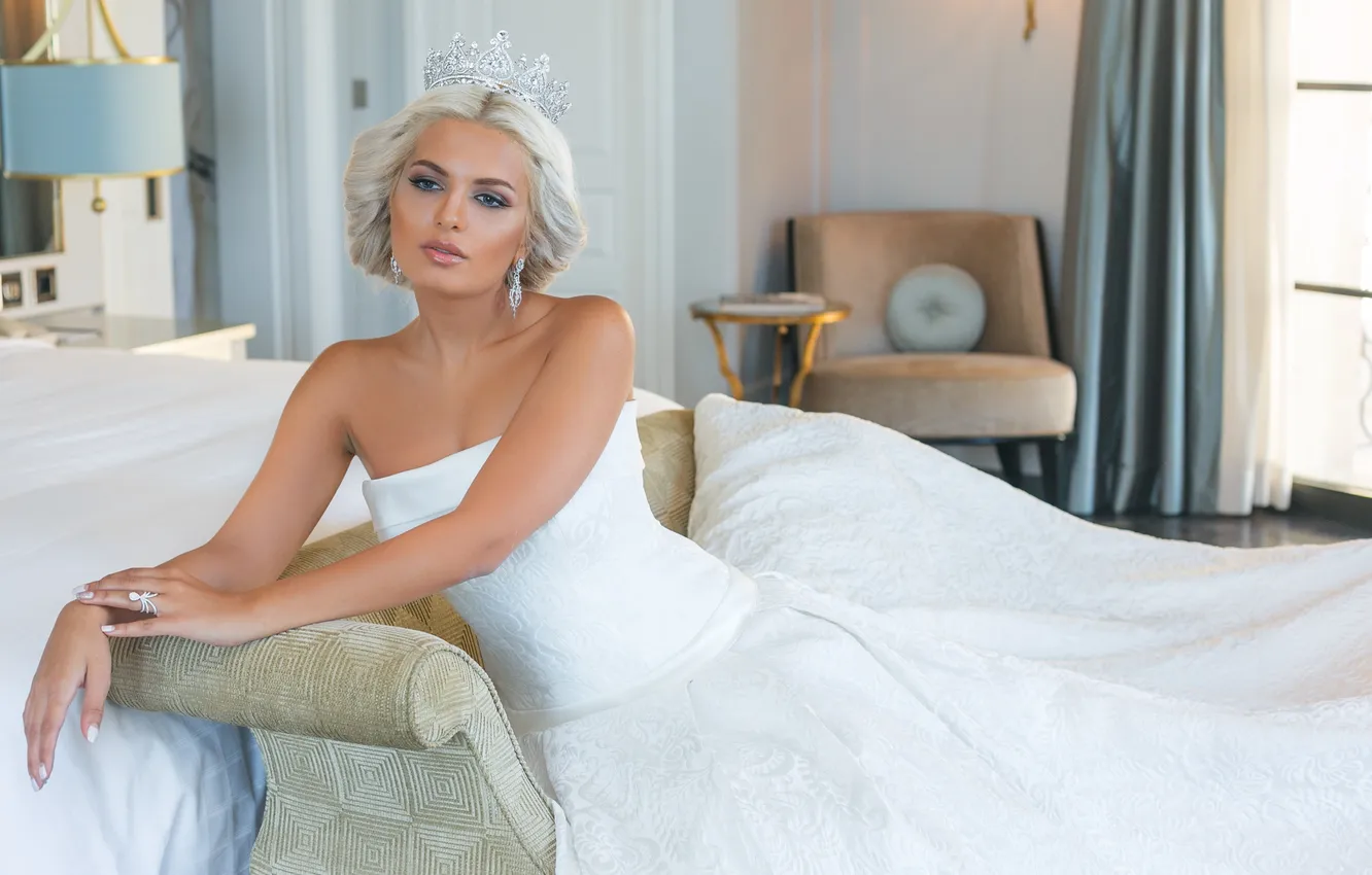 Photo wallpaper look, decoration, face, hair, crown, dress, hairstyle, beauty