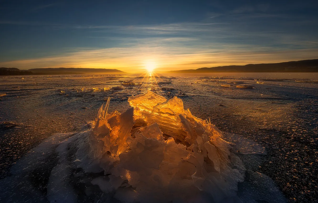 Photo wallpaper the sun, ice, plain, horizon