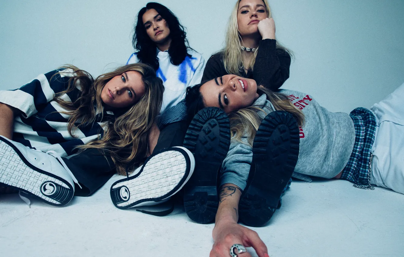Photo wallpaper Girls, Four, Katie Henderson, The Aces, Alisa Ramirez, McKenna Petty, Indie pop band, Indie pop …