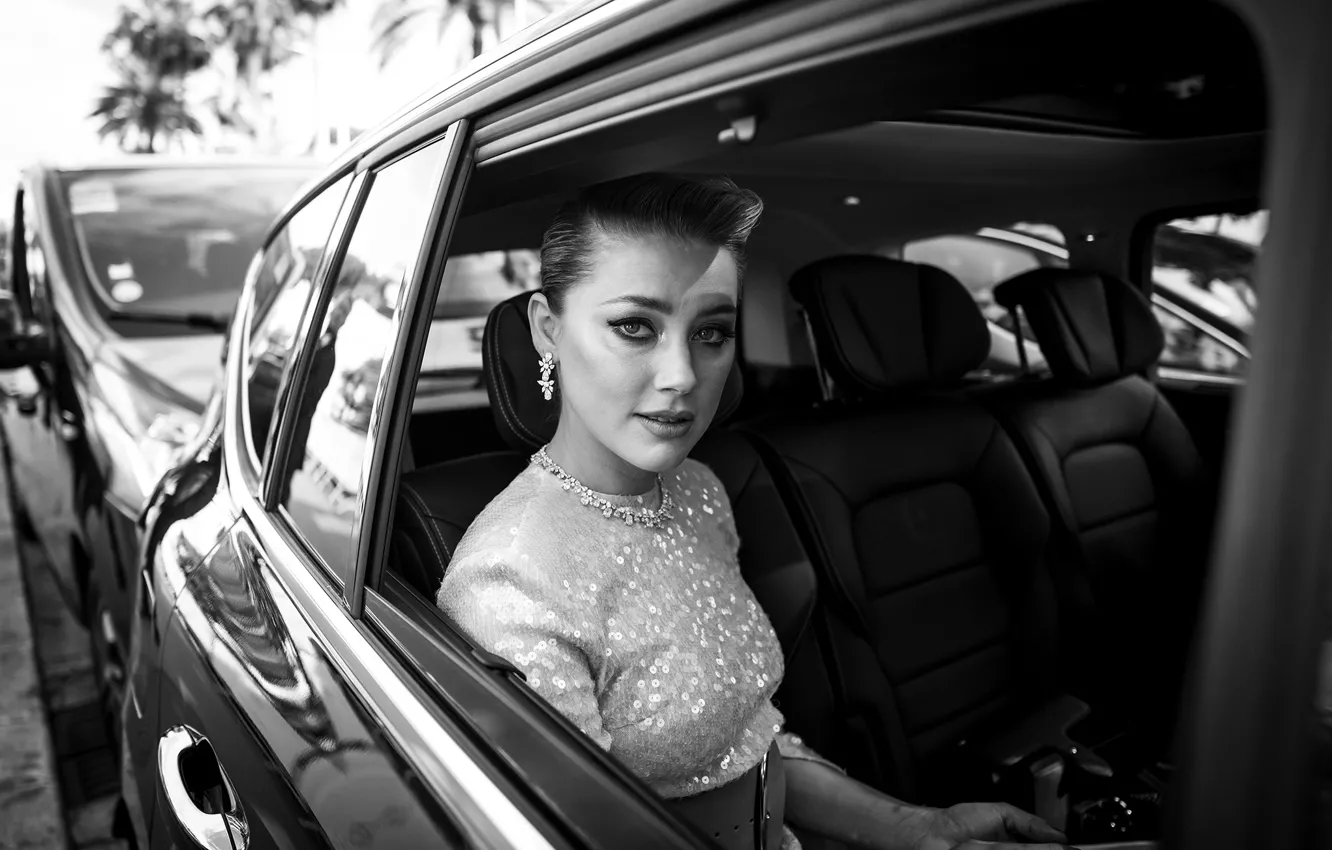 Photo wallpaper auto, look, girl, black and white, Amber Heard