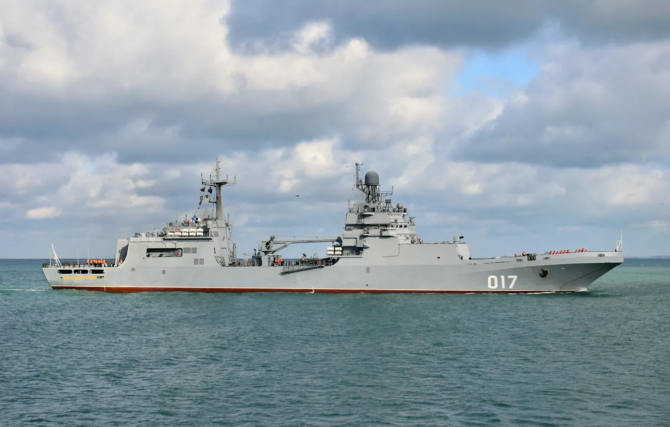 Photo wallpaper landing ship, project 11711, Peter Morgunov