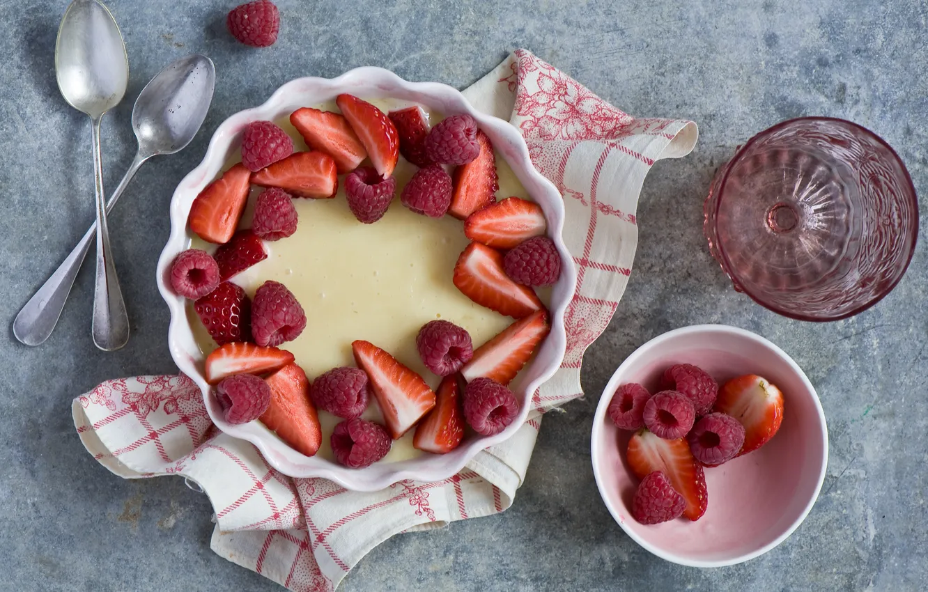 Photo wallpaper glass, berries, raspberry, strawberry, pie, spoon