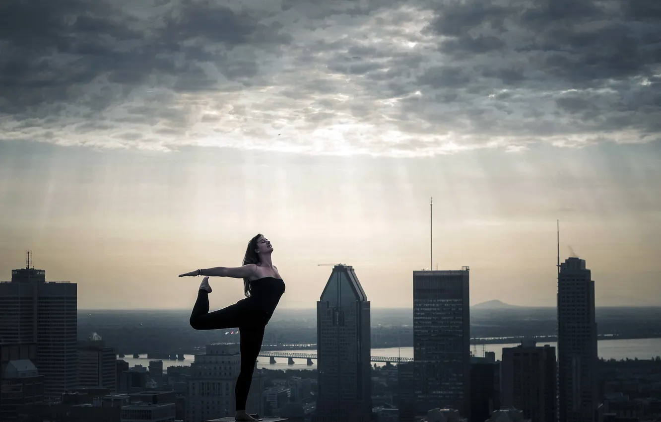 Photo wallpaper girl, flight, the city