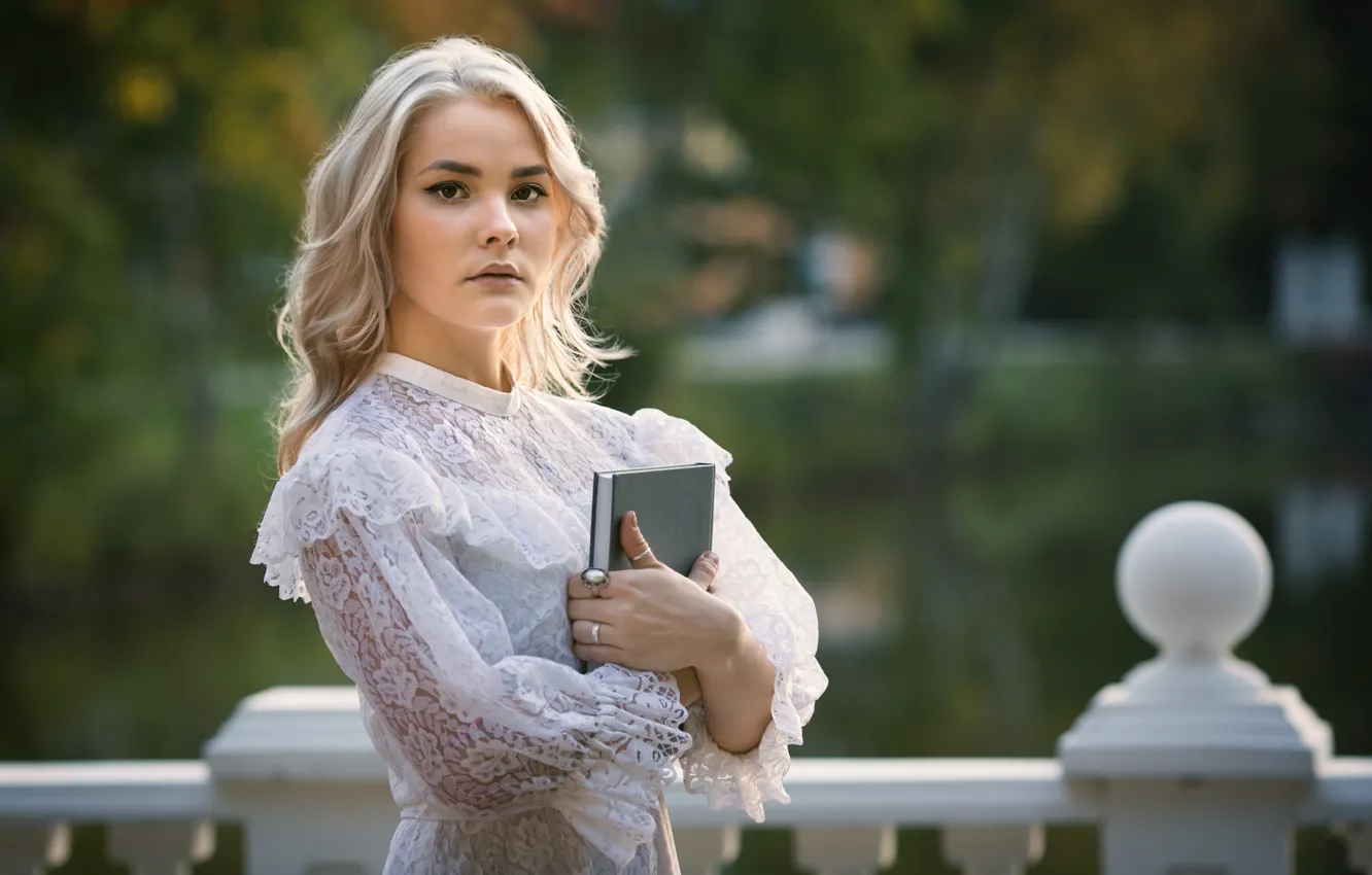 Photo wallpaper book, blonde, Alex Roman