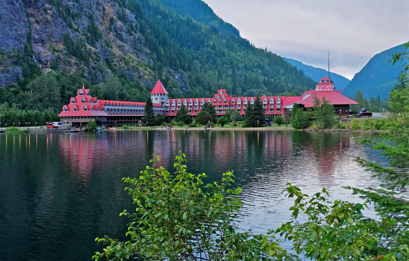 Photo wallpaper mountains, lake, the building, Canada, the hotel, Canada, British Columbia, British Columbia