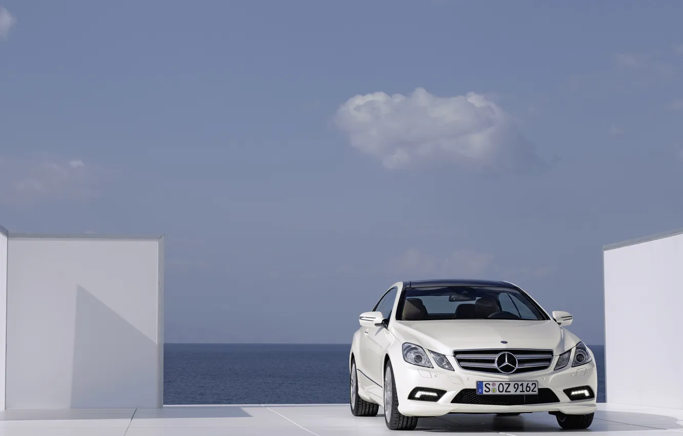 Photo wallpaper Mercedes-Benz, white, e500