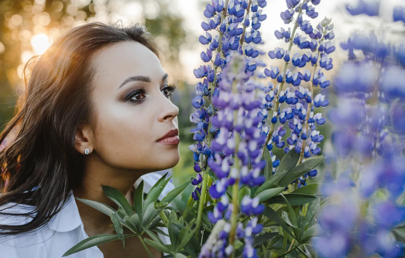 Photo wallpaper look, leaves, girl, the sun, light, flowers, nature, face