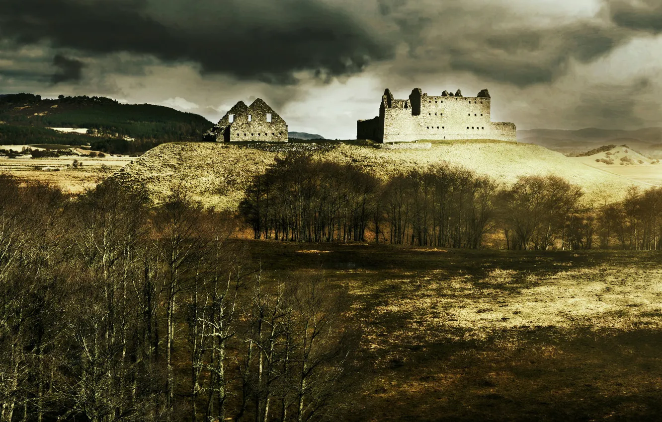 Photo wallpaper clouds, castle, Scotland, the ruins, Kingussie